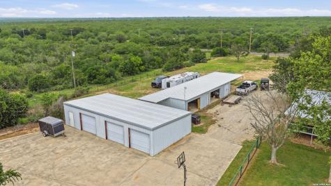 3833 County Road 2880 Bigfoot TX 78005