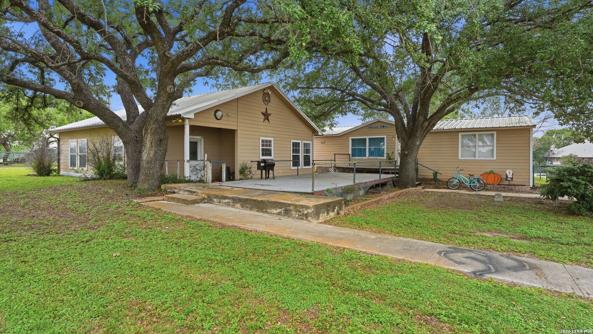 3833 County Road 2880 Bigfoot TX 78005