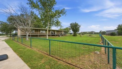3833 County Road 2880 Bigfoot TX 78005