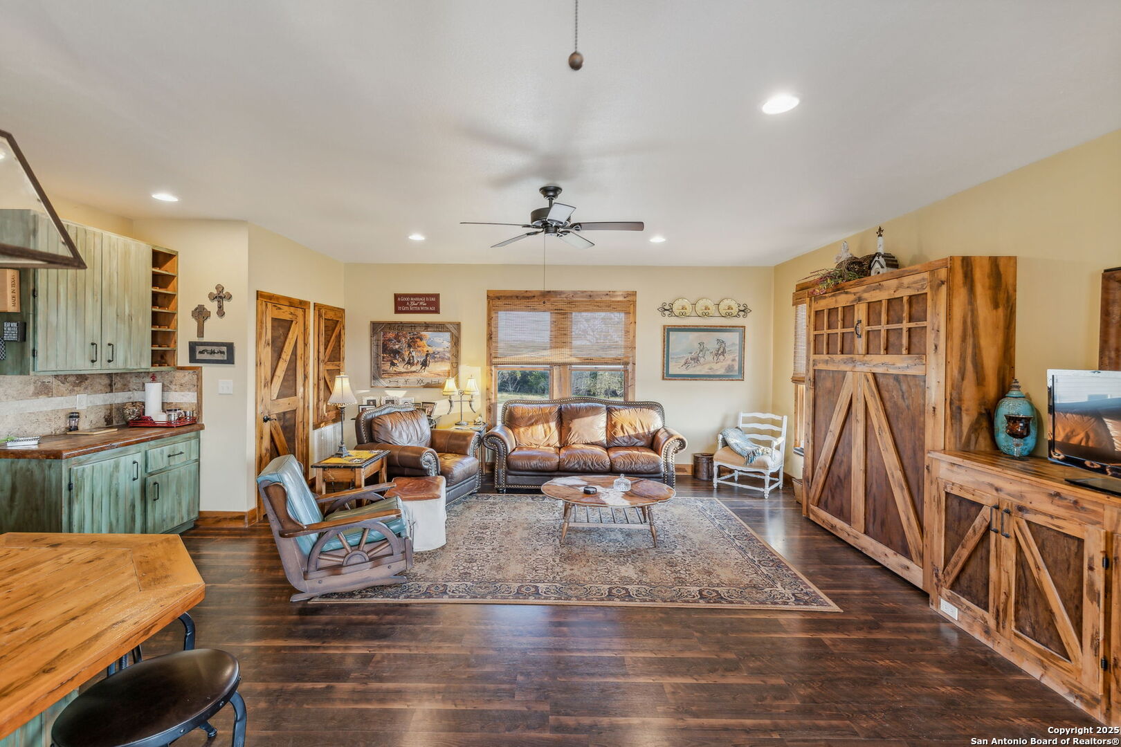 232 N Stoneleigh Road Center Point TX 78010