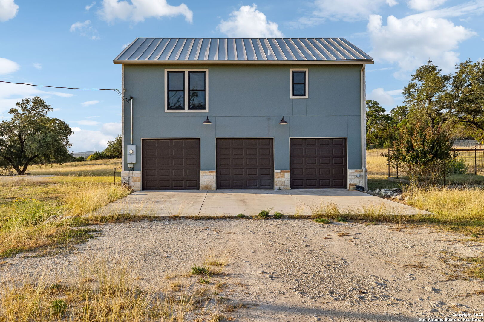 232 N Stoneleigh Road Center Point TX 78010