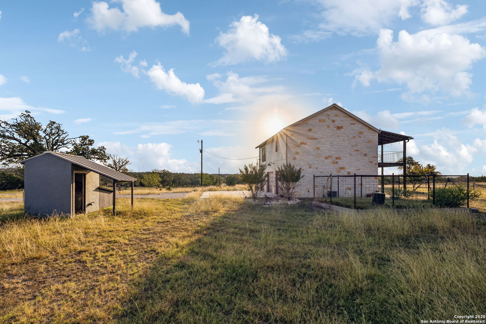 232 N Stoneleigh Road Center Point TX 78010