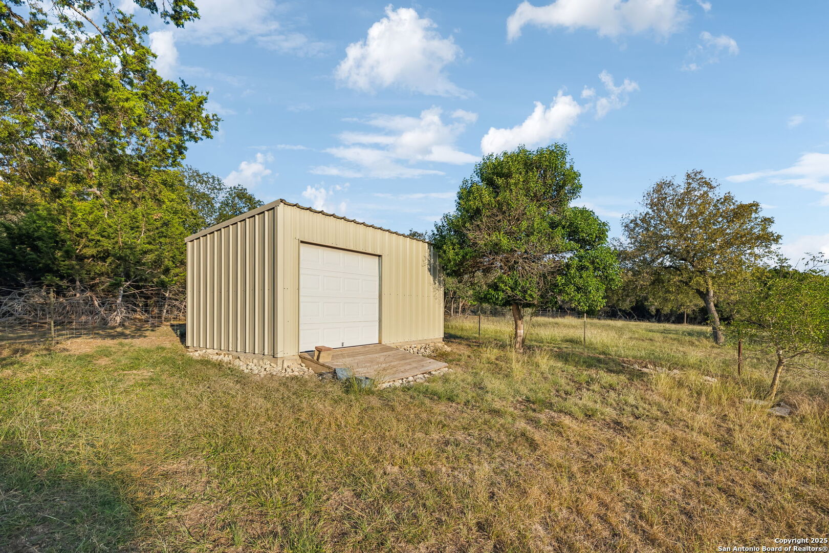 232 N Stoneleigh Road Center Point TX 78010