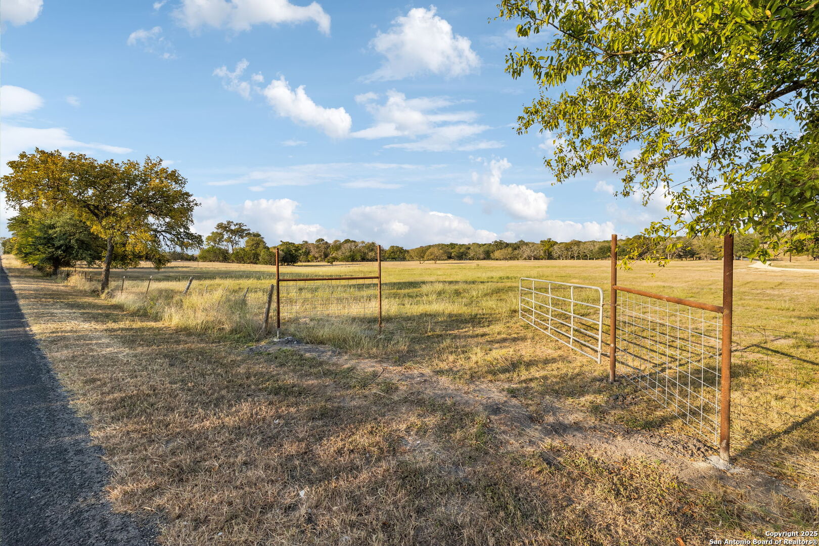 232 N Stoneleigh Road Center Point TX 78010