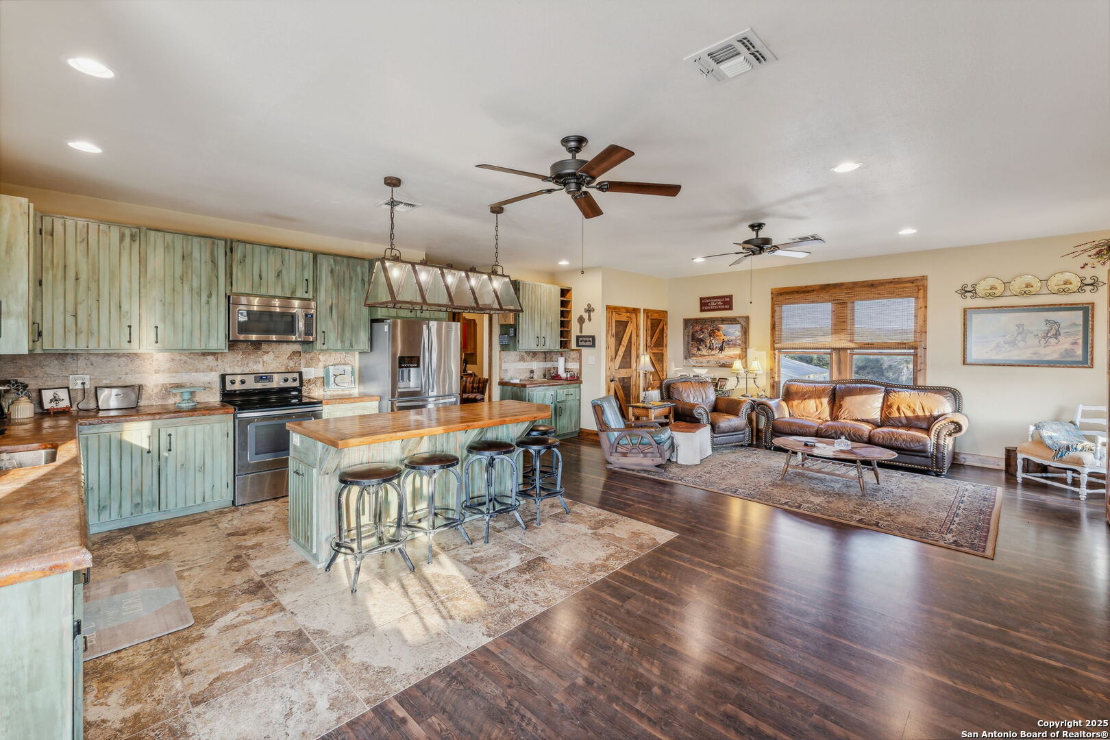 232 N Stoneleigh Road Center Point TX 78010