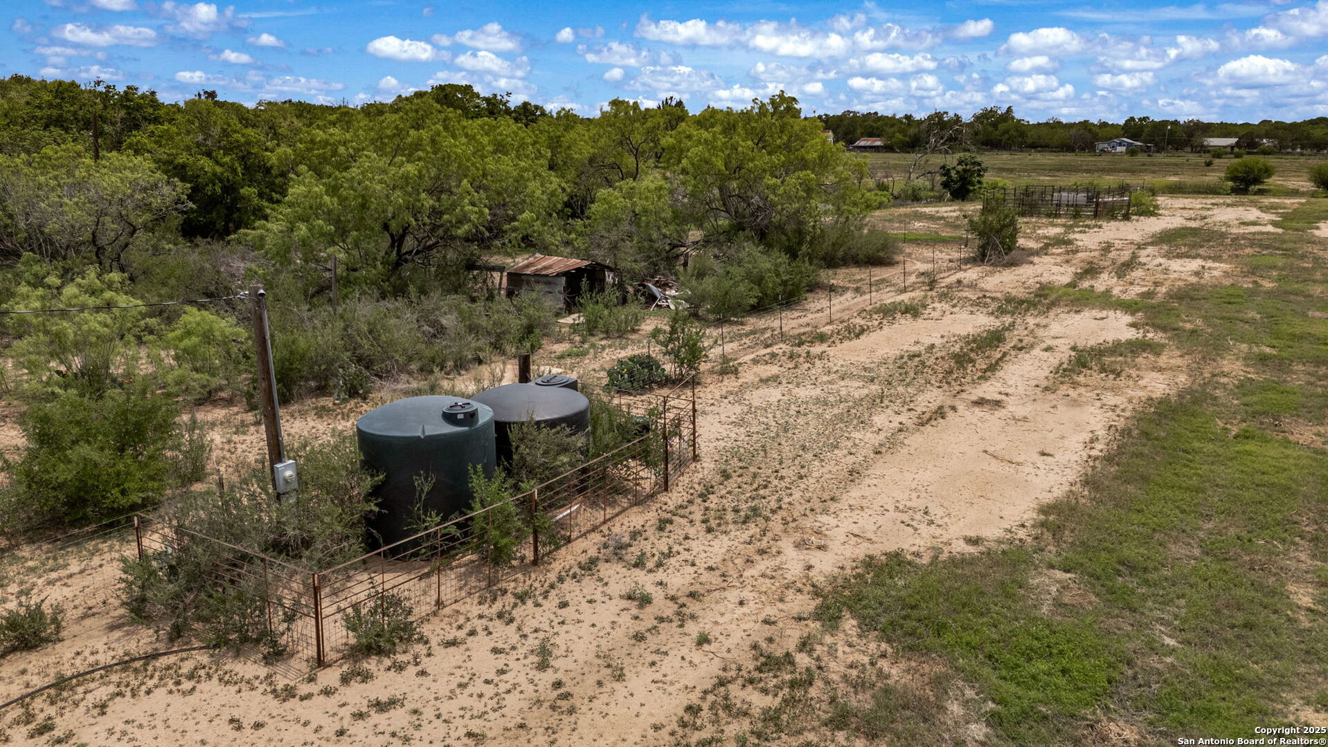 Tbd N Windy Knoll Devine TX 78016