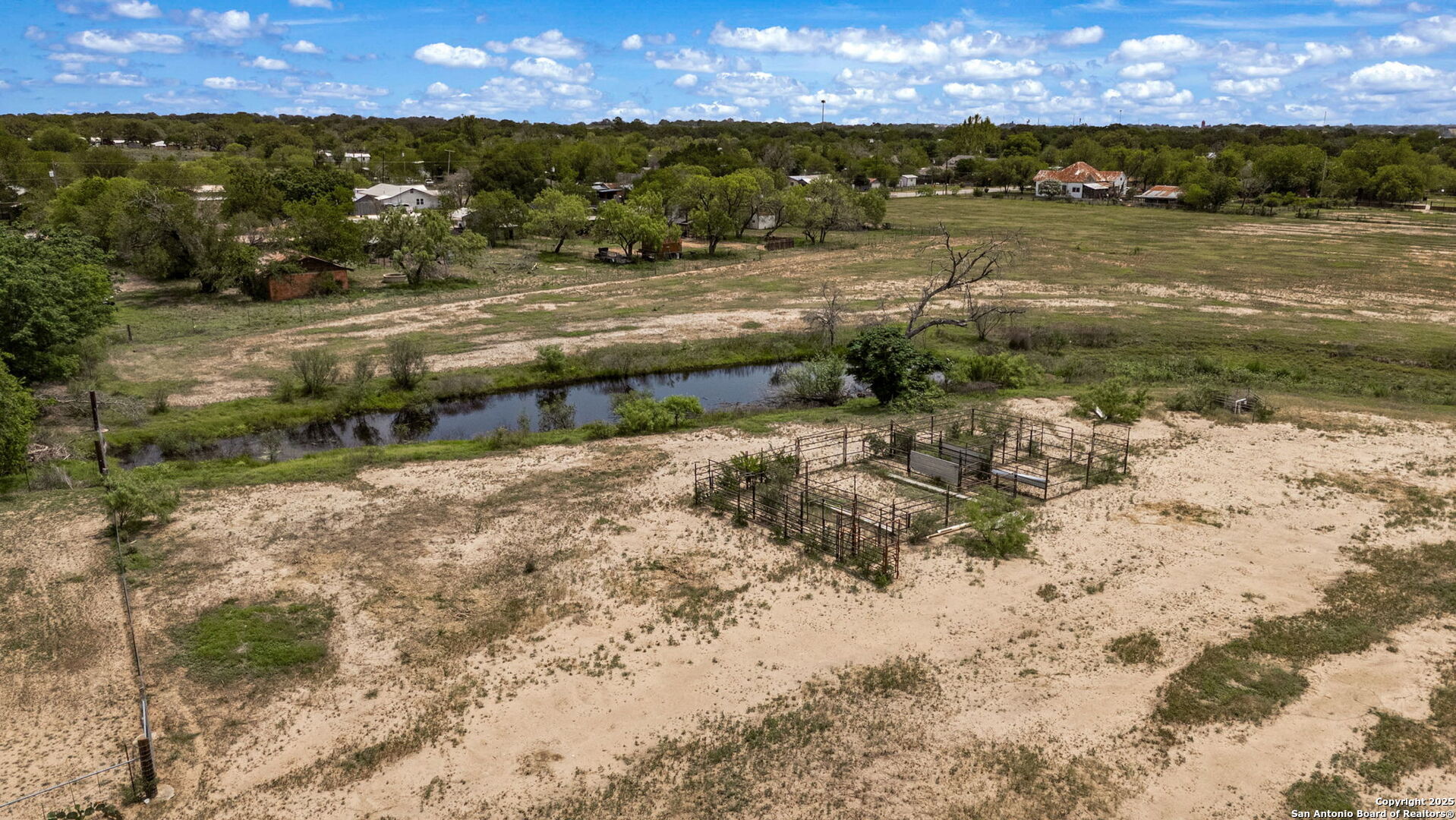 Tbd N Windy Knoll Devine TX 78016