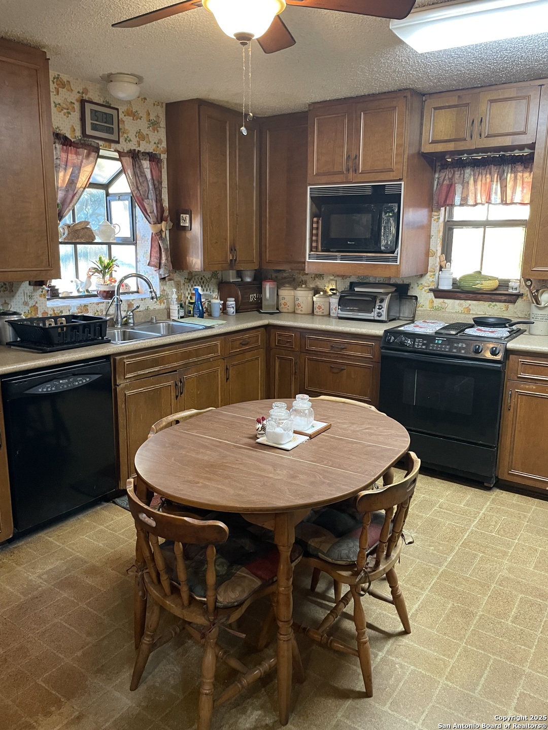 15145 Alternate 90 Kingsbury TX 78638