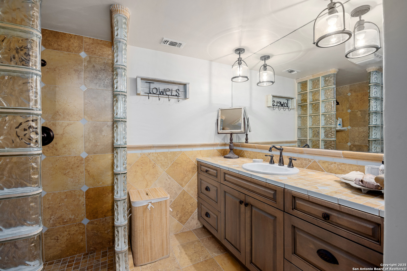 4198 Bear Springs Road Pipe Creek TX 78063