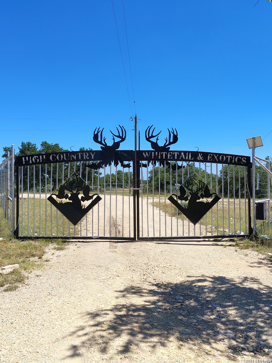 988 S D 71600 Rocksprings TX 78880