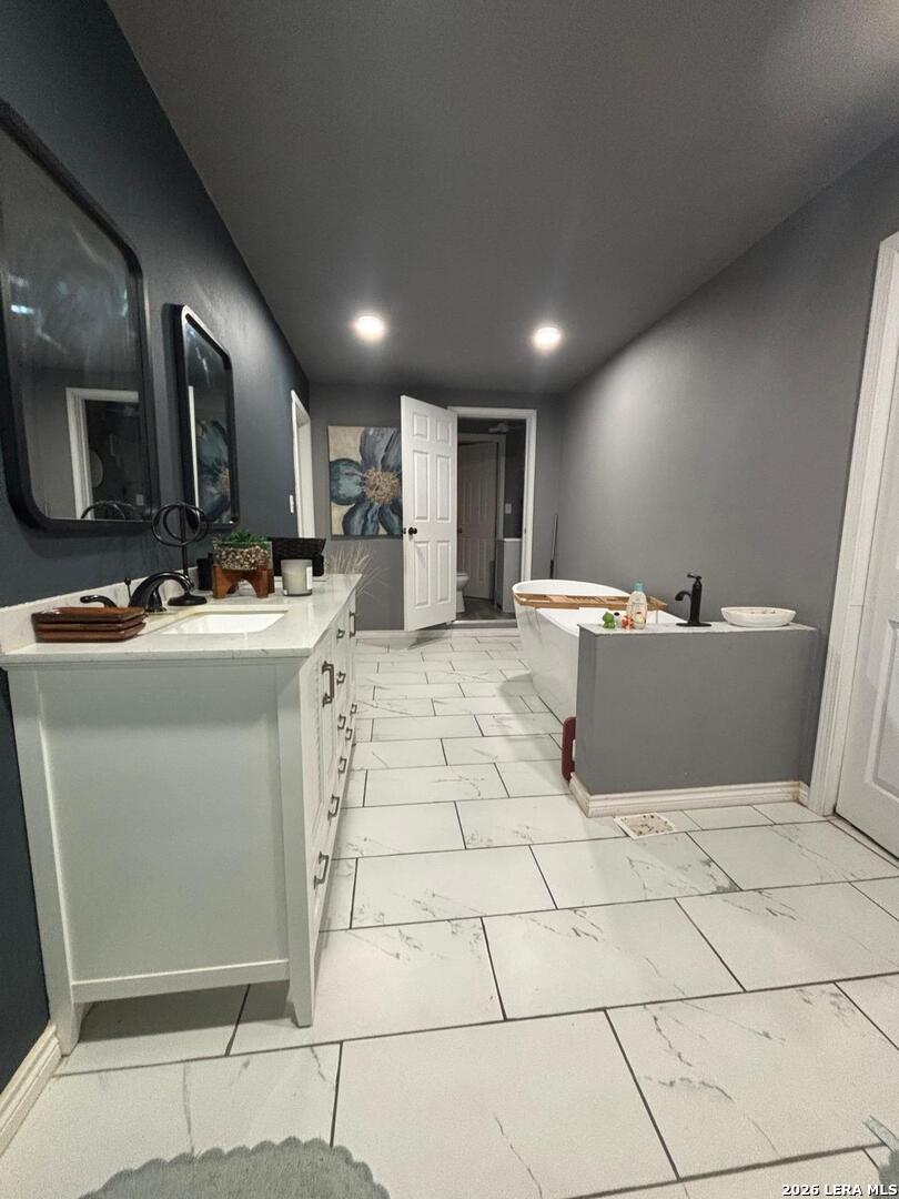 10172 Pvt 597 Mathis TX 78368