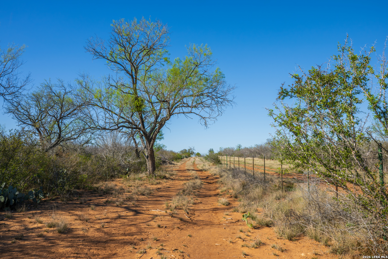 1048 County Road 640 Hondo TX 78861