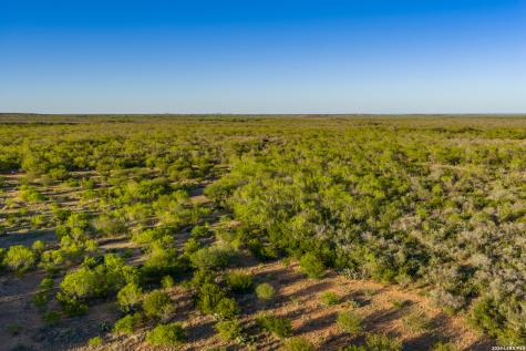 1048 County Road 640 Hondo TX 78861