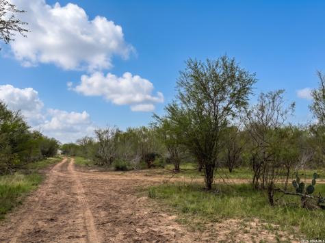 2713 Fm 716 Premont TX 78375