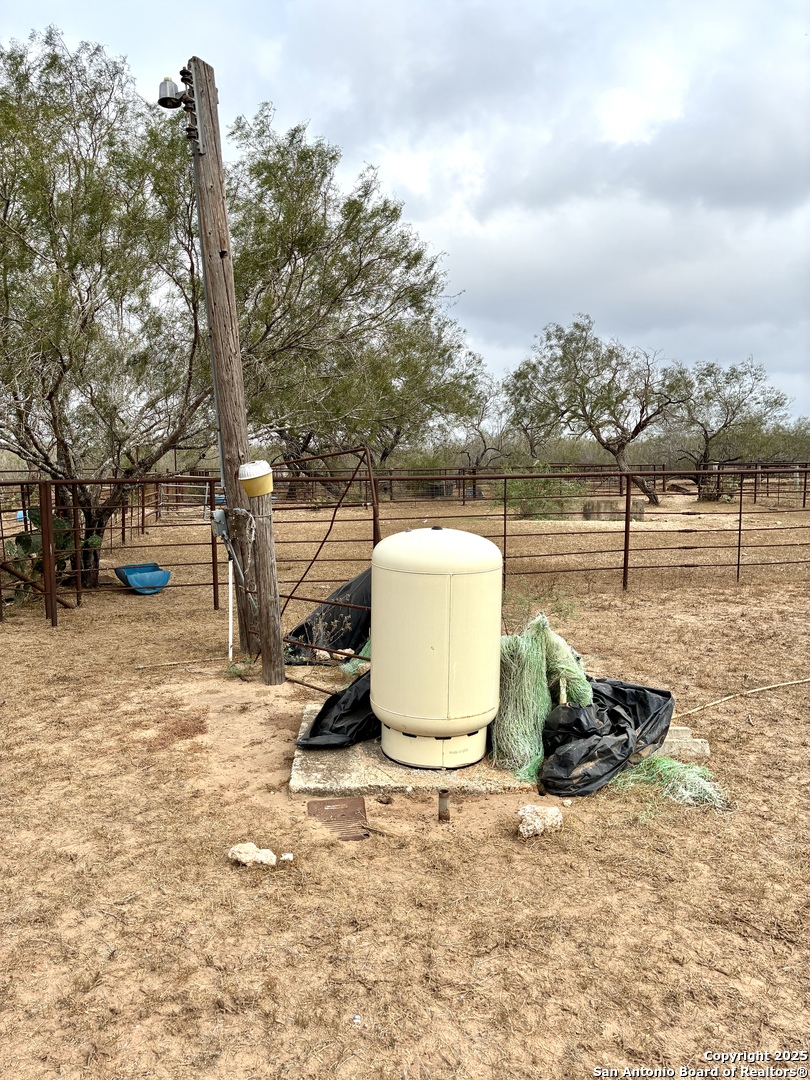 2713 Fm 716 Premont TX 78375
