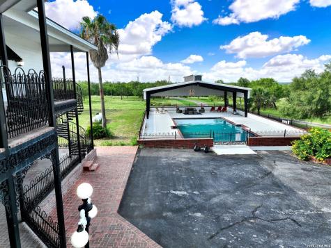 130 Pr 556 Hondo TX 78861