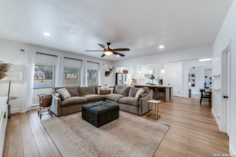 322 Dublin Circle Floresville TX 78114