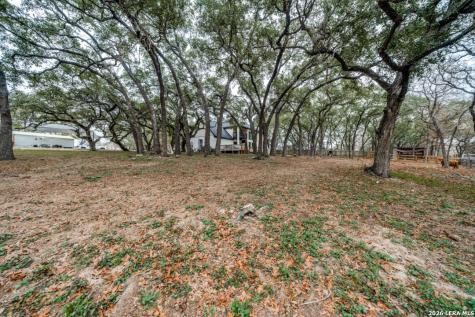 322 Dublin Circle Floresville TX 78114