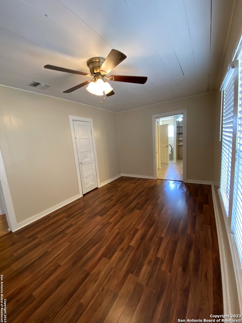 2667 County Road 134 Floresville TX 78114