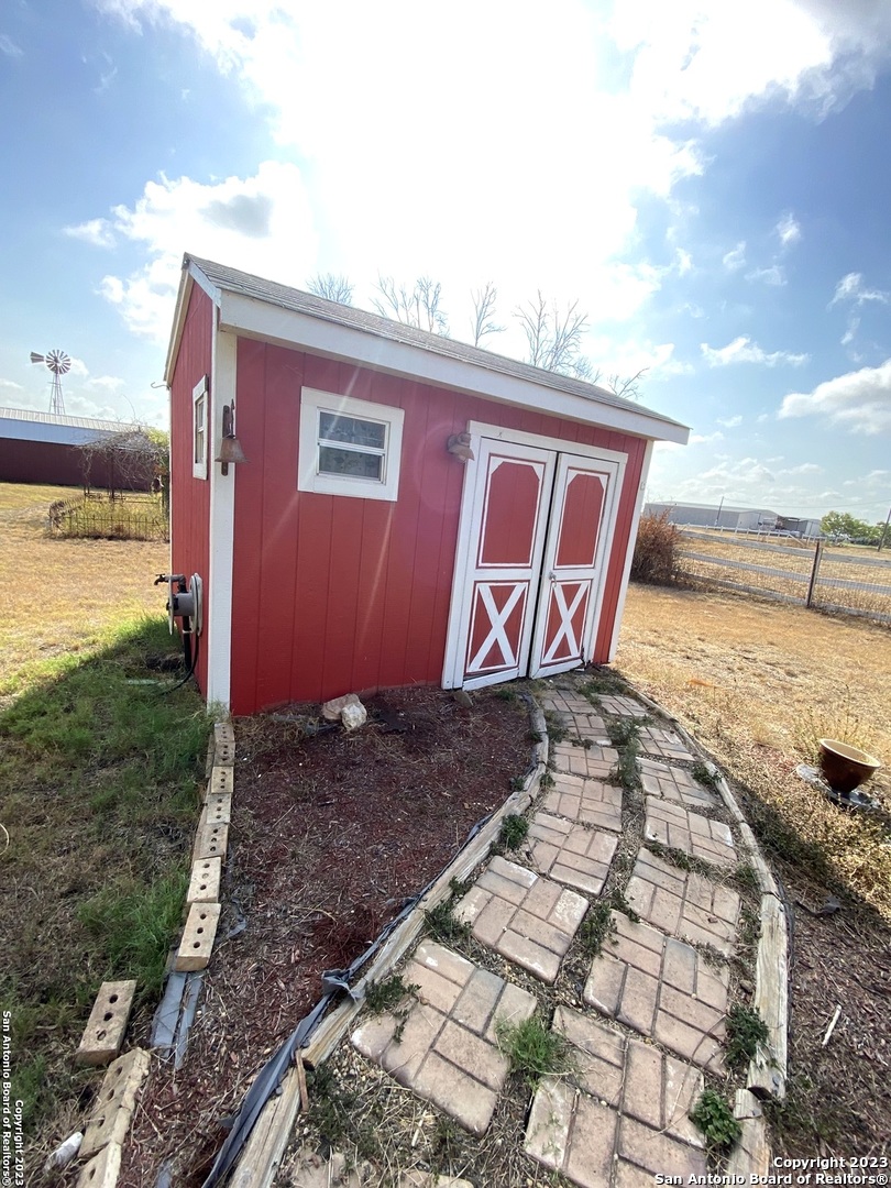2667 County Road 134 Floresville TX 78114