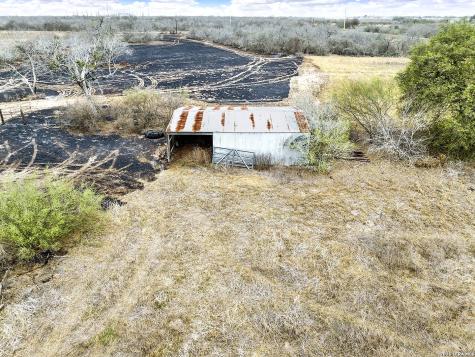 4884 County Road 342 Kenedy TX 78119