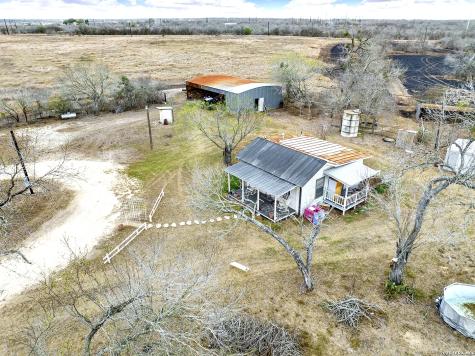 4884 County Road 342 Kenedy TX 78119