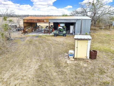 4884 County Road 342 Kenedy TX 78119