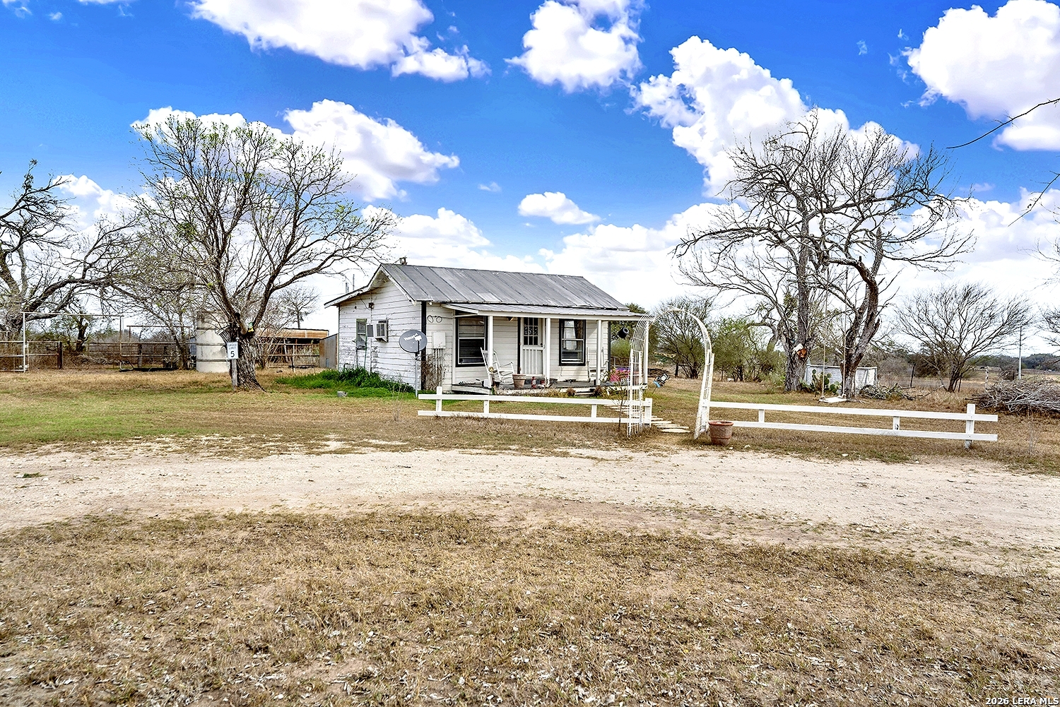 4884 County Road 342 Kenedy TX 78119