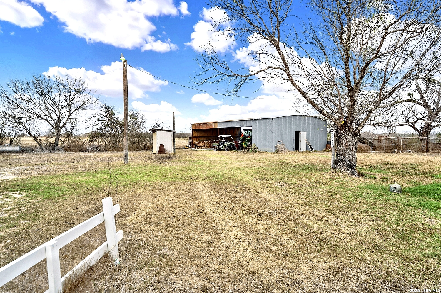 4884 County Road 342 Kenedy TX 78119