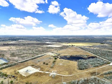4884 County Road 342 Kenedy TX 78119
