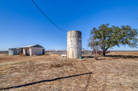 500 Pr 3300 Fm 1049n Knippa TX 78801