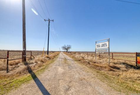 500 Pr 3300 Fm 1049n Knippa TX 78801