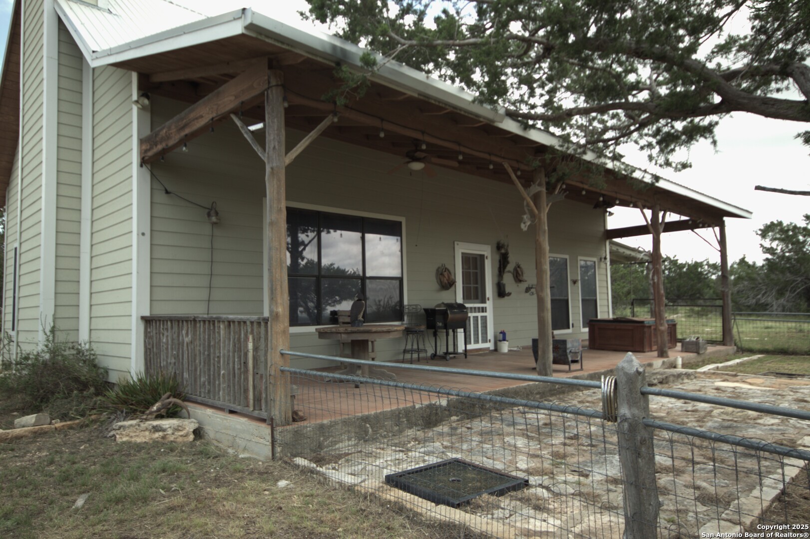 510 Dead End Road Mountain Home TX 78058