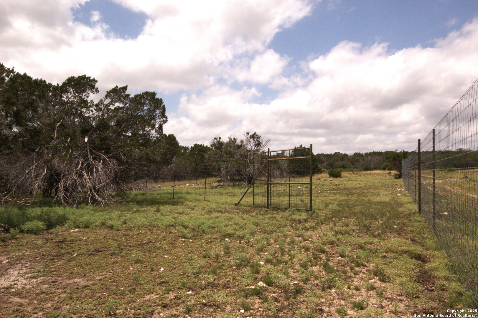 510 Dead End Road Mountain Home TX 78058