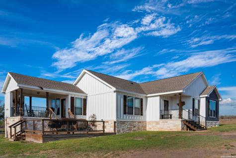 208 Well Pad Road George West TX 78022