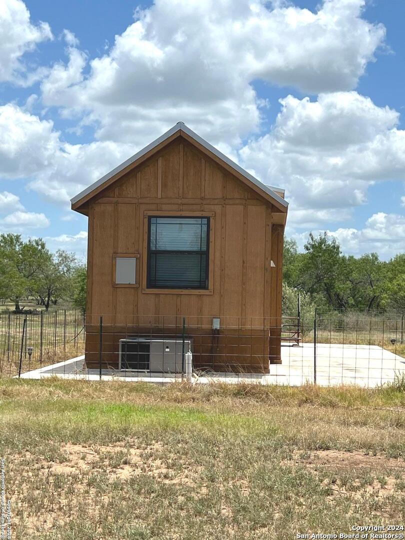 8136 Leal Road Pleasanton TX 78064