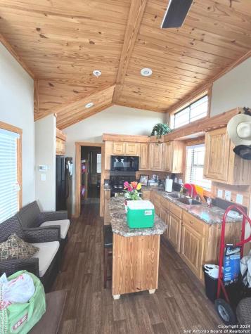 8136 Leal Road Pleasanton TX 78064