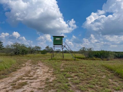 50 Ranch Road Freer TX 78376
