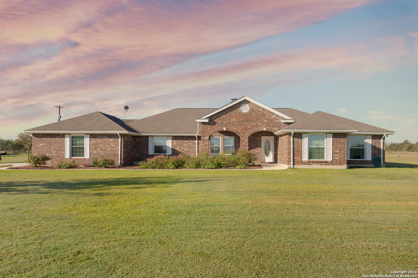 17131 Wildhorse Pass Marion TX 78124