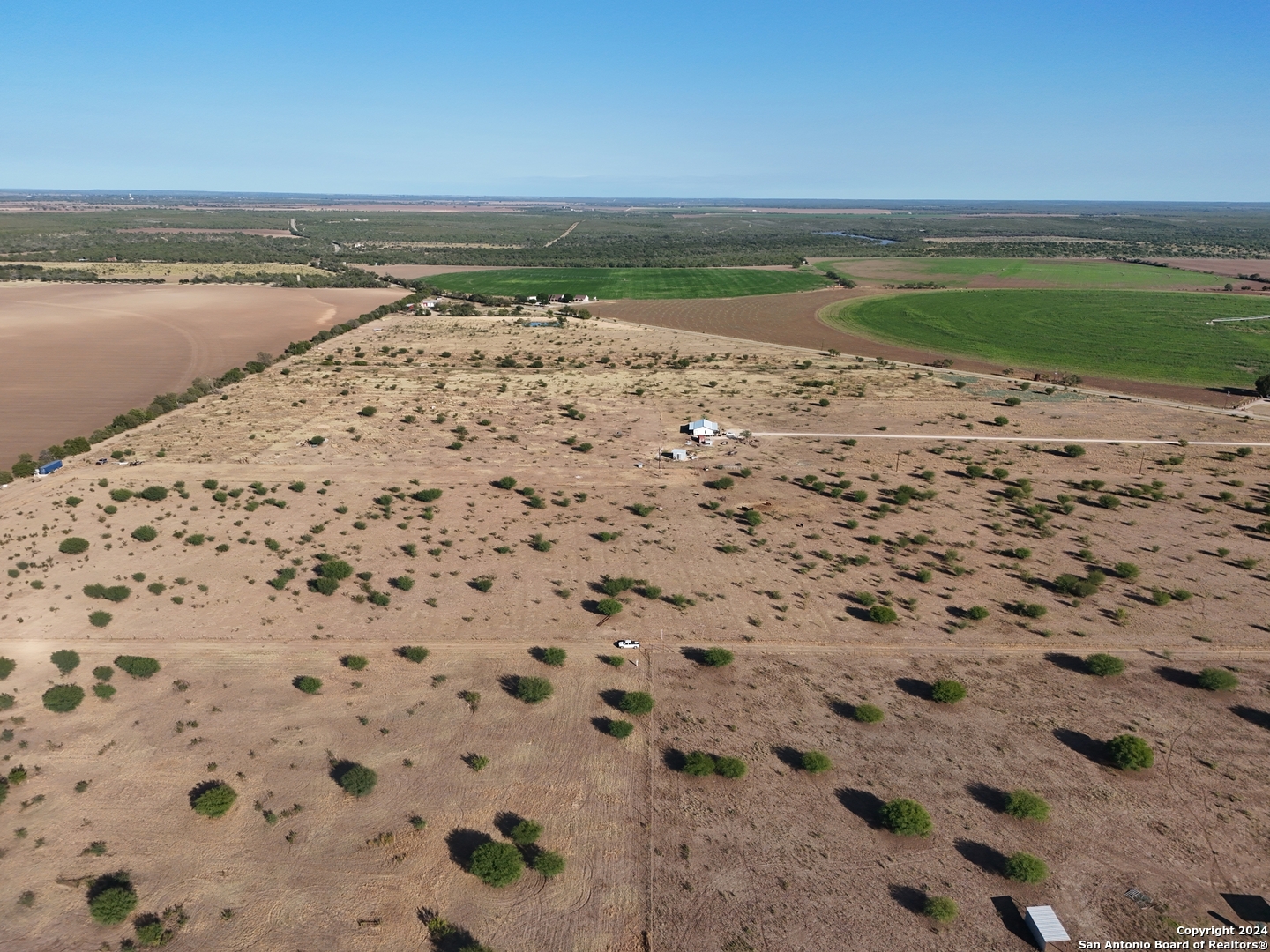 3211 Cr 301 Knippa TX 78870
