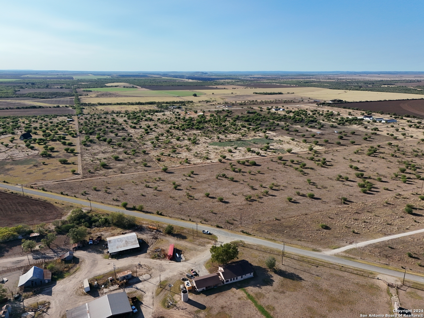 3211 Cr 301 Knippa TX 78870