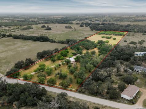 1470 Patton Road Somerset TX 78069