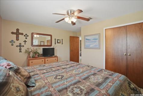 731 County Road 325 George West TX 78022