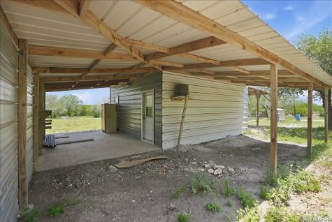 731 County Road 325 George West TX 78022