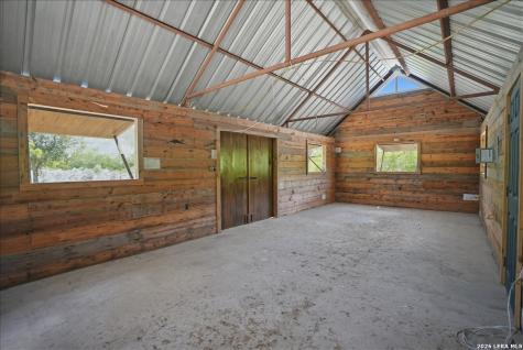 731 County Road 325 George West TX 78022