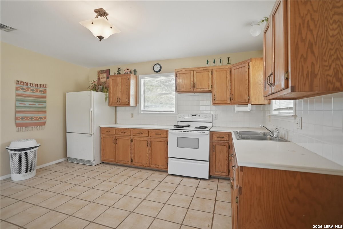 731 County Road 325 George West TX 78022