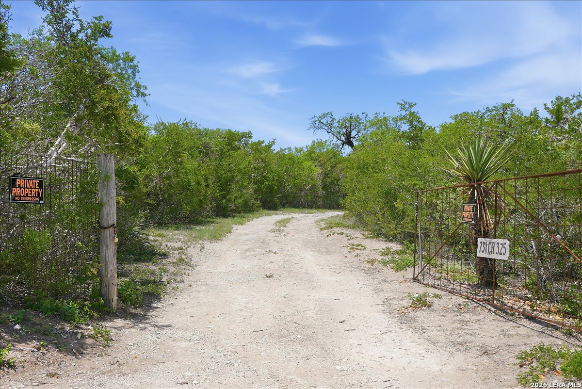 731 County Road 325 George West TX 78022