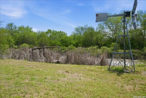 731 County Road 325 George West TX 78022