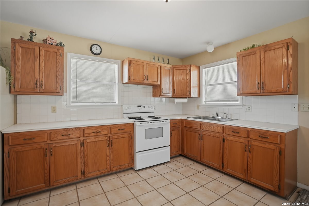 731 County Road 325 George West TX 78022