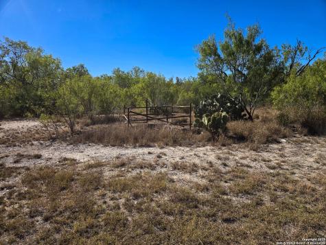 00 Cr 123 Pawnee TX 78145